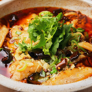 干鍋に薬膳マーラータン☆火鍋以外のメニューもおススメ♪