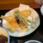 万惣 - 天ぷらも美味しい