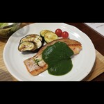 キッチン ブルー グローブ - 一昨年前７月、銀鮭ポワレ　白だし仕立てのエビナソース