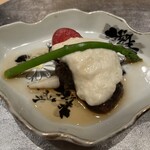 鮨 天寿 - ナマコの柔らか煮自然薯乗せ