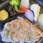 パニエ ド レギューム - ランチのメイン、メルティポークシャルキュティエール風