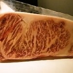 这是从朽木 「宝牧场」 直送的A5级近江牛里脊肉