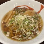 王麺飯店 - 福岡では珍しい醤油ラーメン