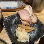 麺屋 周郷 - チャーシューとメンマ