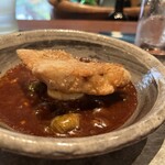 廣澤 - 対馬 喉黒フライとリーキ（西洋葱）
      蕗の薹の甜麺醤餡の土鍋煮込