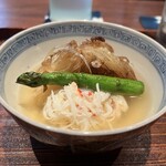 廣澤 - 気仙沼 毛鹿鮫ステーキ 上湯餡掛け
      香住 松葉蟹、熊本 グリーンアスパラガス、岡山黄
      韮入り