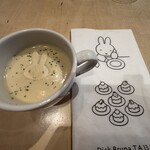 ディック・ブルーナ テーブル - 