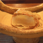 廣澤 - 北海道帆立貝柱の湯葉揚げ 蜂蜜南高梅干入り北海道      紫雲丹を乗せて　　　　　　　　　　　　　　　　　　　　　　　帆立貝柱の中のレア感が良いです