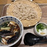 うどん茶房 KAKAYA - △ナスと豚肉つけうどん　1,400円
