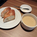 キッチン グリンピース - フランスパン＋ポタージュスープ