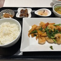 神田 雲林 - 剥き海老と菜の花とスイートニンジンのオイスターソース炒め