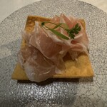 ランテルナマッサ - パスタフリットのアンティパスト。この後きっと素敵なピアットが続くんだろうなと期待が高まります。ワインにあわせてこの一品、いくつでもいけそう。