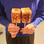 10円パン - カリカリで 中は冷たいアイスクリームが