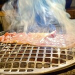 焼肉ホルモン 風土. - 表面をサッと...