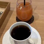 スイーツ&カフェ ドラジェ - グレープフルーツジュース, ホットコーヒー