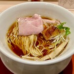 麦と麺助 - 蔵出し醤油そば¥1,250 値はそれなりだがその価値がある！むしろ安い！