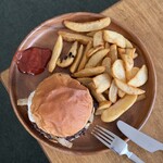 AKI’S BURGER in Tirol - 料理写真:ダブルチーズバーガー（2650円）