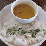 モワ カフェ - さつまいもと鶏肉のエスニックカレー