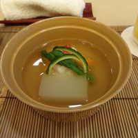 山玄茶 - お椀：鱧真薯、柚子など。おダシ最高。