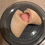 ブランジェリー オランジュ - ハムとチーズのフランスパン  割ってみると・・・