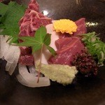 馬焼肉専門店 桜とmomiji - 馬刺三種盛り