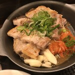 松屋 - 「サムギョプサル風豚定」（特盛、1,180圓）のメイン。