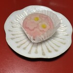 木村屋本店 - 香梅は美しくて食べるのが勿体無い。