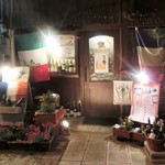 トリコロール - イタリアンな外観♪