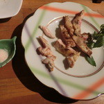 トリコロール - ホロホロ鳥のセセリとむね肉。ワイルドバジル。
