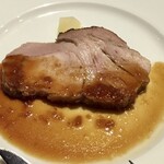 ホテル＆スパ　アンダリゾート伊豆高原 - 銘柄豚のロースト