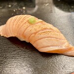 海人 - 炙りサーモン