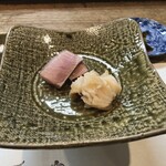 鮨よし - メジマグロの炙り｡まるでステーキ｡バイ貝も甘くて美味しい