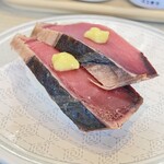 はま寿司 - 鹿児島県産大切り藁焼き かつおたたき
冷凍室から出してきて、まだ間もない感じでシャリシャリ笑