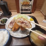 富金豚 - 梅しそ豚バラ豚カツ