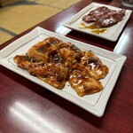道飛館焼肉店 - ホルモン 800円