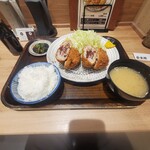 富金豚 - 梅しそ豚バラ豚カツ定食