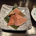 北かつまぐろ屋 - 極上トロ２種盛り480円