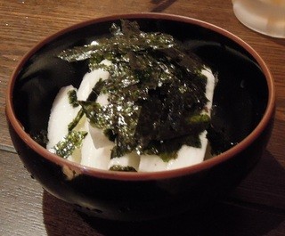 Motsunabe No Tsudoi - 山芋のたんざく。500円。ビールが進みます。