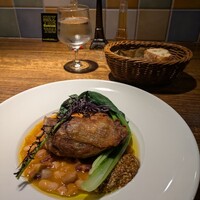 シャンパン食堂 - A.鴨もも肉のコンフィ、カスレ仕立て