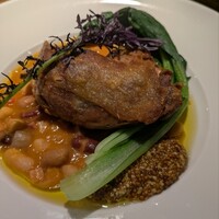 シャンパン食堂 - A.鴨もも肉のコンフィ、カスレ仕立て