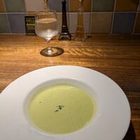 シャンパン食堂 - グリンピースポタージュ