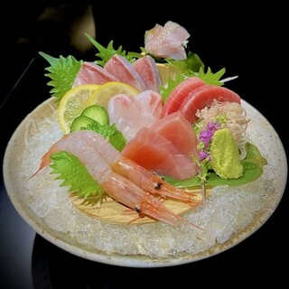 【金沢港直送の新鮮旬魚】のど黒や能登の魚貝類が楽しめる！