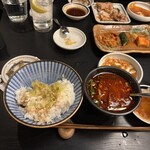 代々木上原まんぷく - ネギメシにユッケジャン