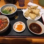 土俵うどん - とり天定食　牛めしに変更