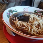 中華そば 八平 - 細麺、塩ダレとこしょうで味変