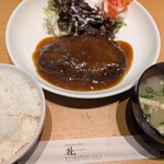 社 - ハンバーグ定食　700円
