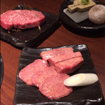 味道苑 - トロタン(厚切り薄切りのハーフ)とリブ芯