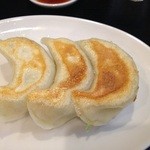 焼餃子　3ケ　240円