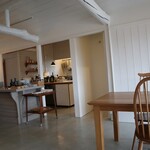 Cernia - 明るい店内