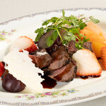 Trattoria YOSORO - 料理写真:黒毛和牛クリ（ウデ肉）のあぶりバルサミコソース